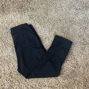 Black capri leggings with pockets